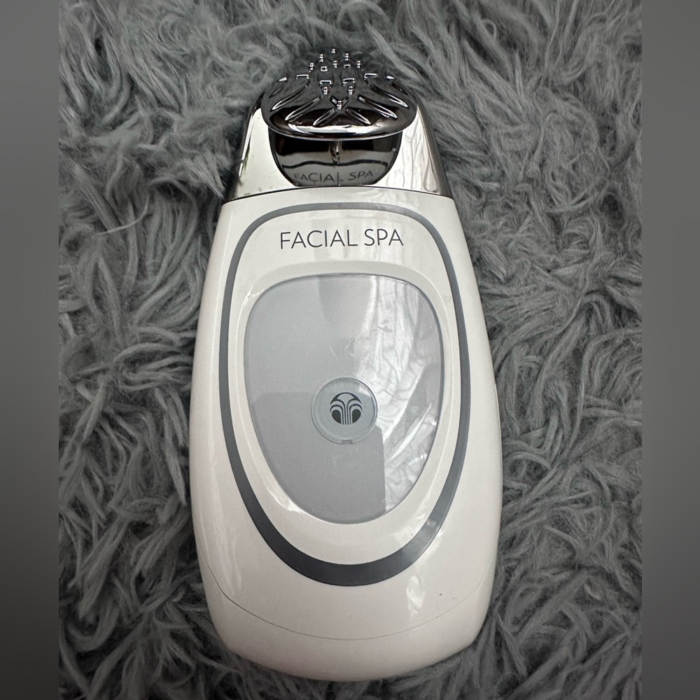Skin White and Silver Skincare Tool (Almost Brand New)